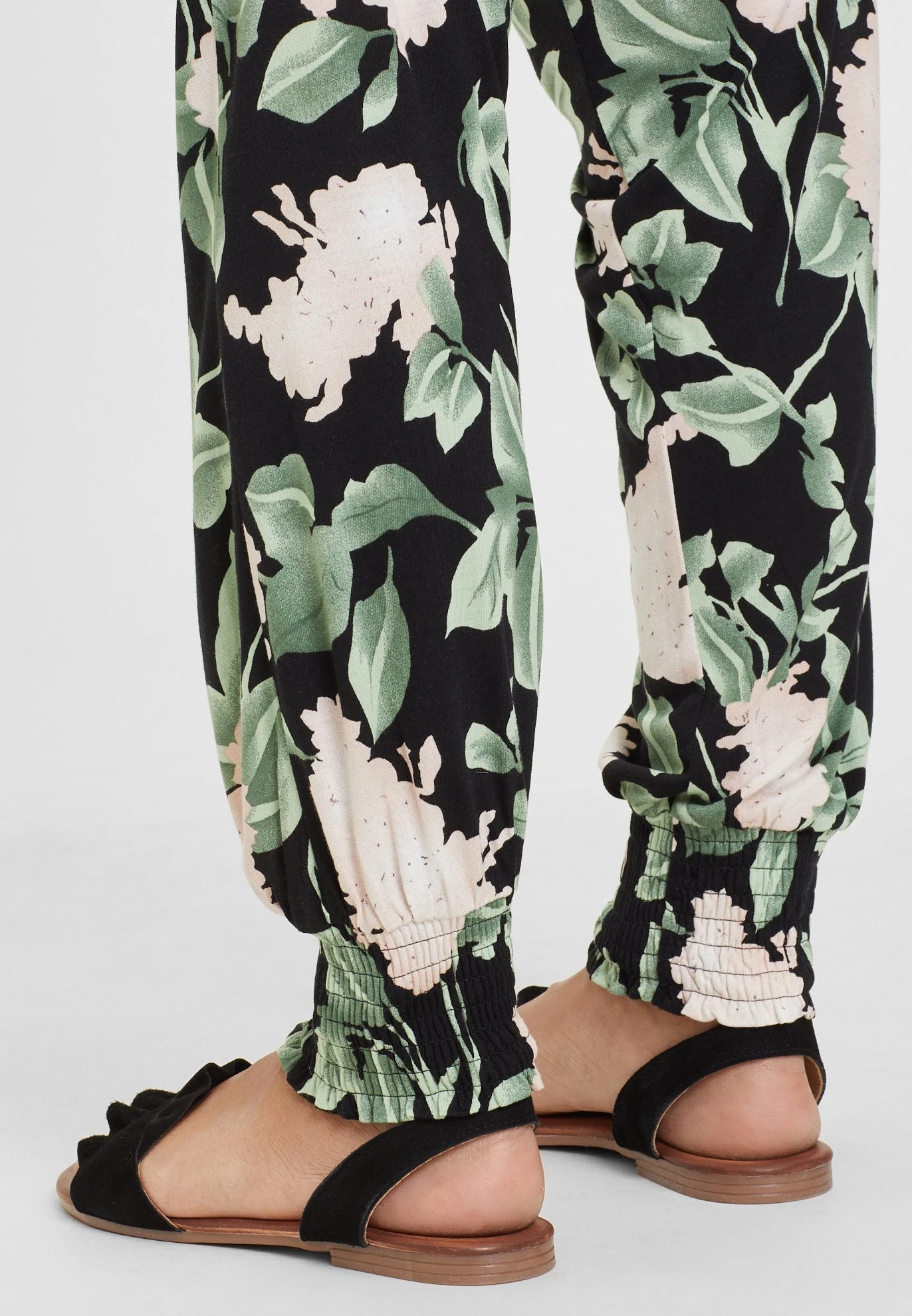 Buffalo Pantalones Deportivos - Schwarz Rosa Bedruckt 4 Buffalo Pantalones Deportivos - Schwarz Rosa Bedruckt - Imagen 4