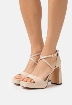 Buffalo Vegan Cherry Neat - Sandalias De Tacón - Beige