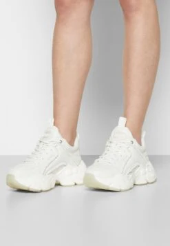 Buffalo Binary Pearl - Zapatillas - White -Buffalo 5d4565c3a38643c49c35e278fbd4e565