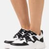 Buffalo Vegan Rse V2 Low - Zapatillas - Black/White