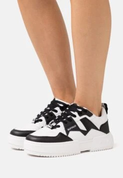 Buffalo Vegan Rse V2 Low - Zapatillas - Black/White