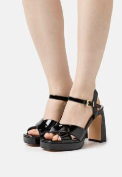 Buffalo Cherry Cross - Sandalias De Tacón - Black