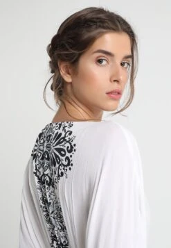 Buffalo Tunic - Complementos De Playa - Weiß/Schwarz -Buffalo f1e2d6c820844611b6dbddfb8c2211a5